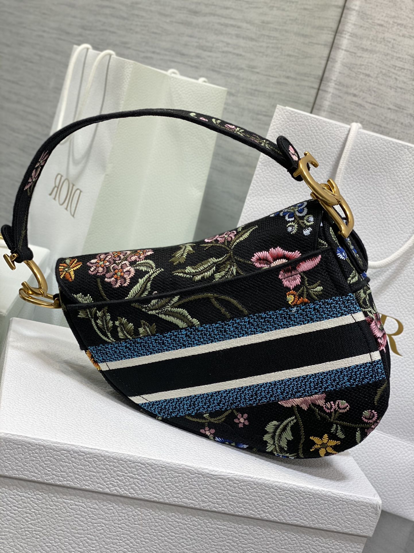 D*or saddle bag