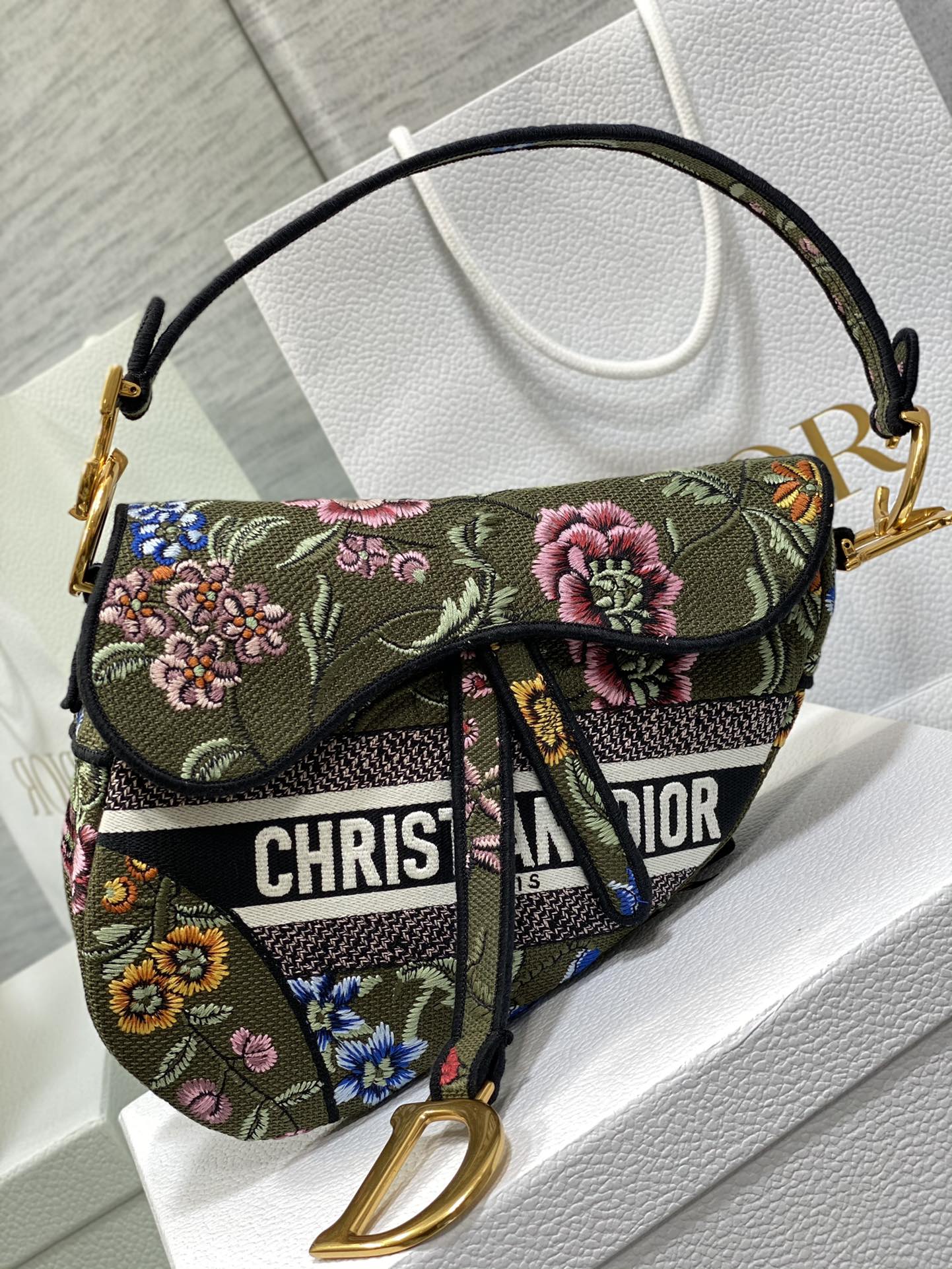 D*or saddle bag