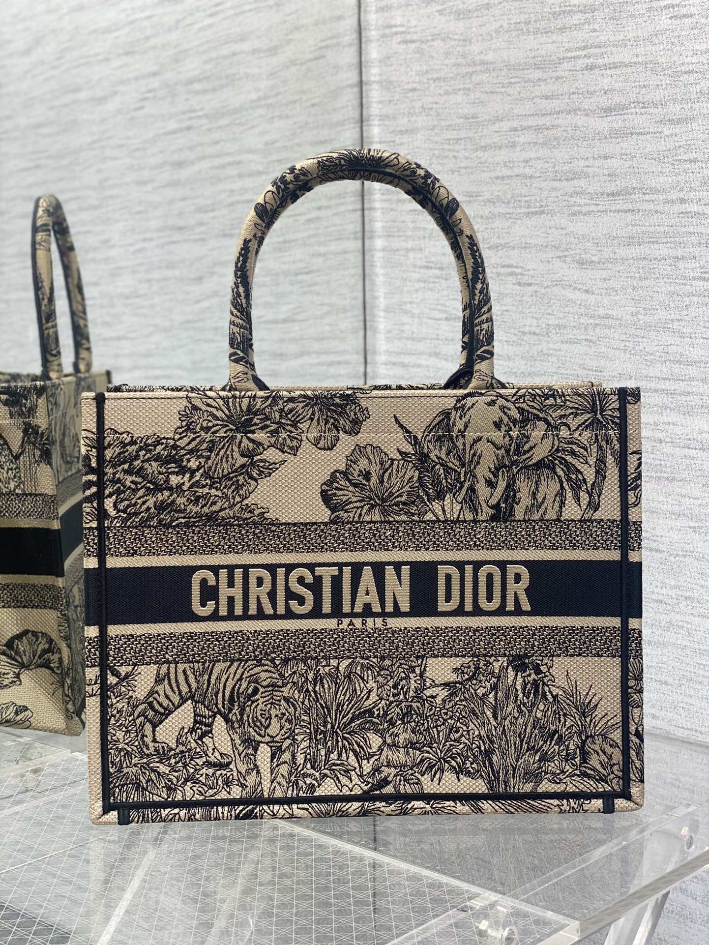 medium D*or book tote