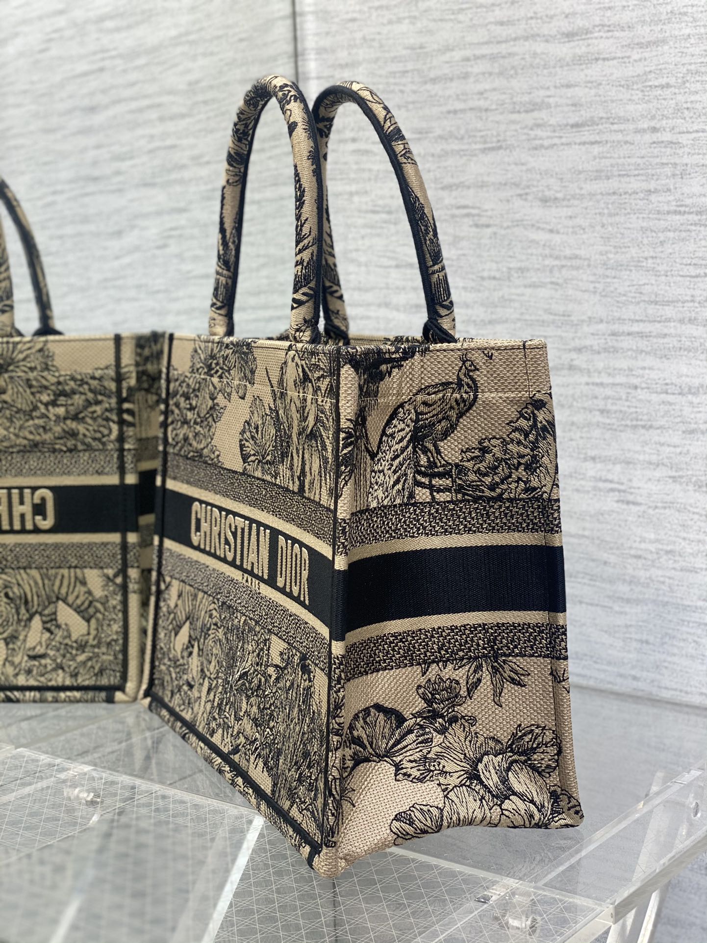 medium D*or book tote