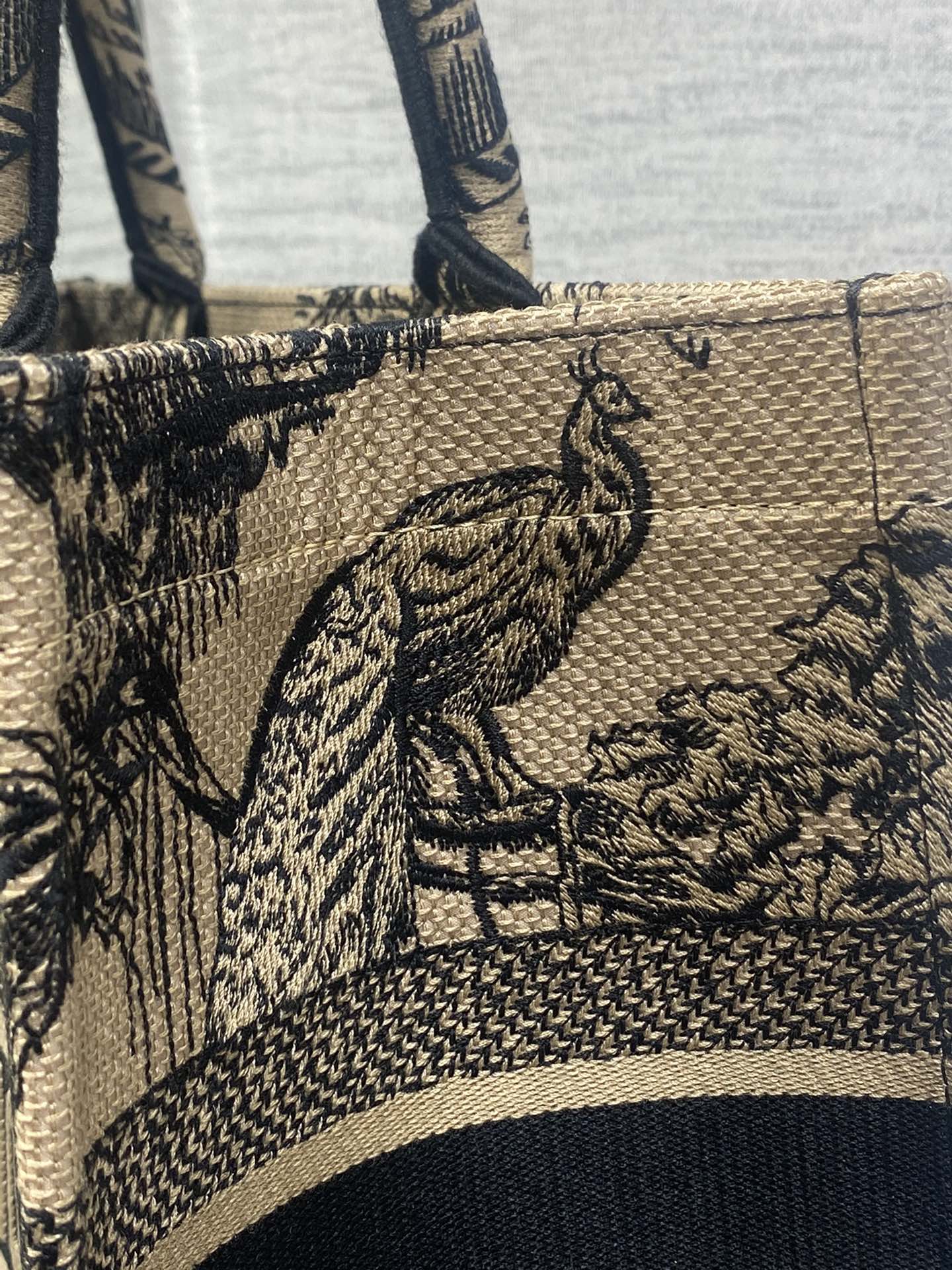 medium D*or book tote