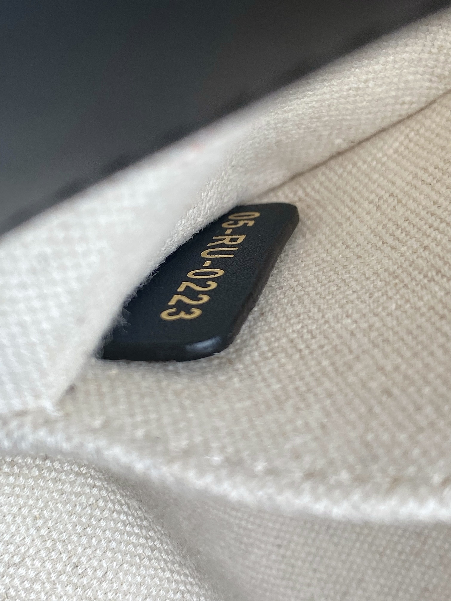 small D*or key bag
