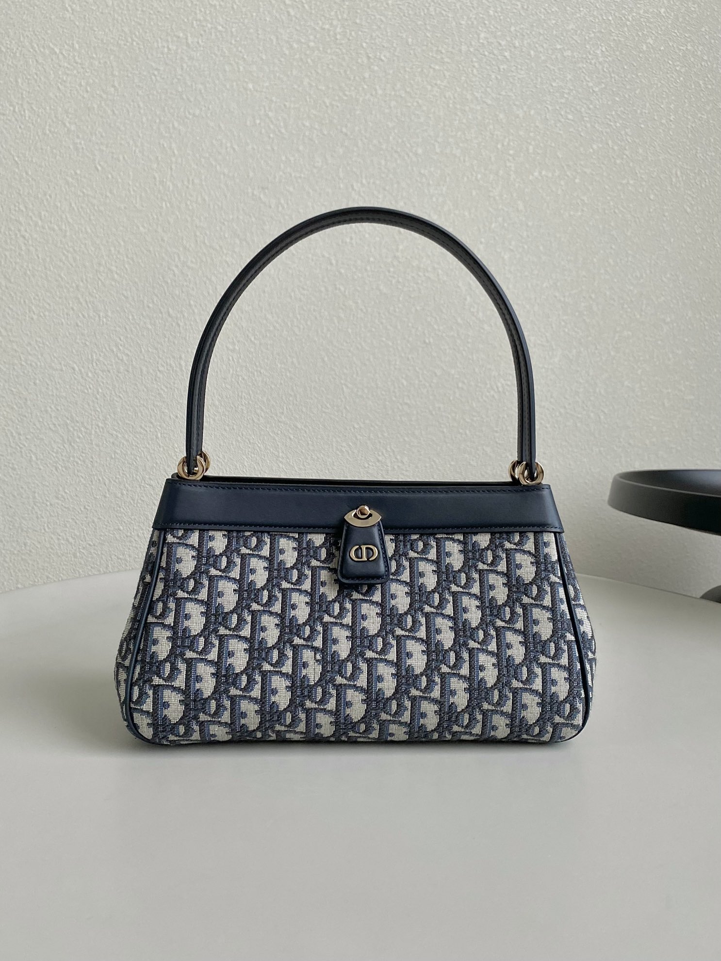 medium D*or key bag