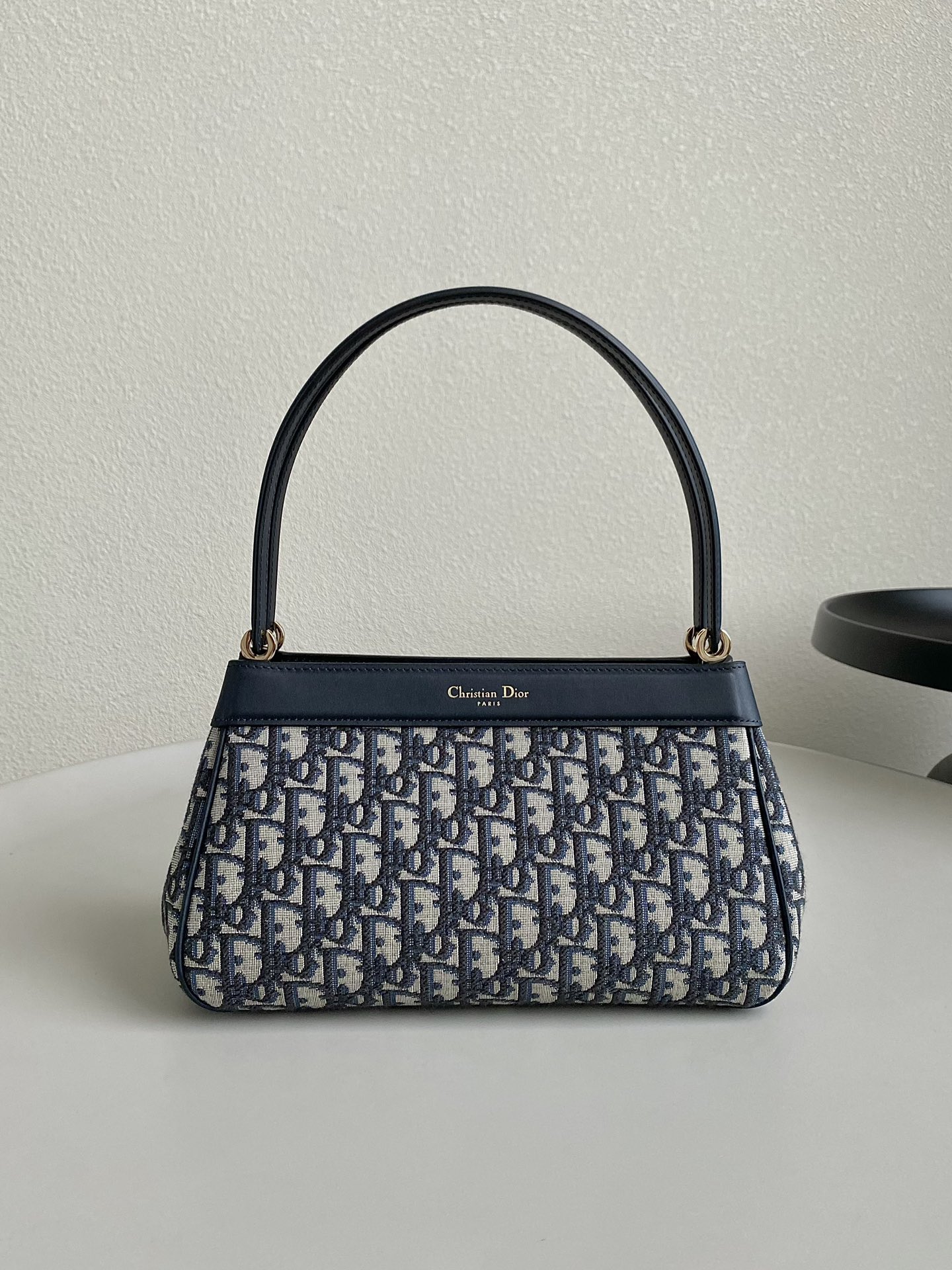 medium D*or key bag