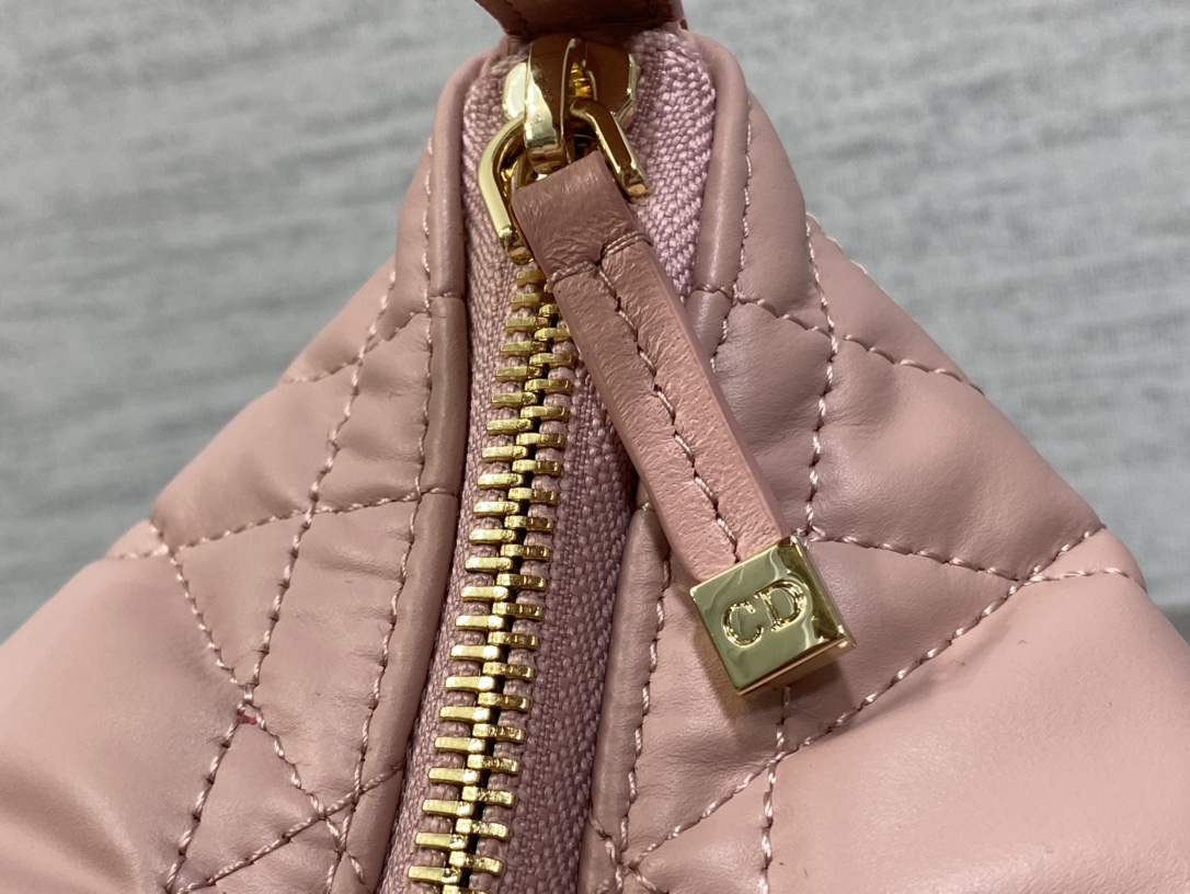 medium D*ortravel nomad pouch