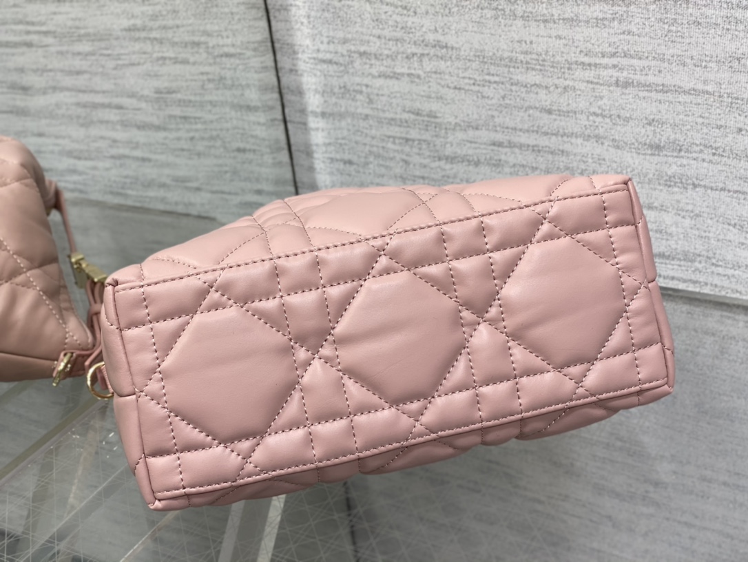 medium D*ortravel nomad pouch