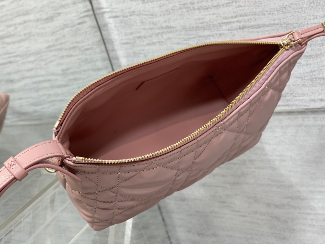 medium D*ortravel nomad pouch