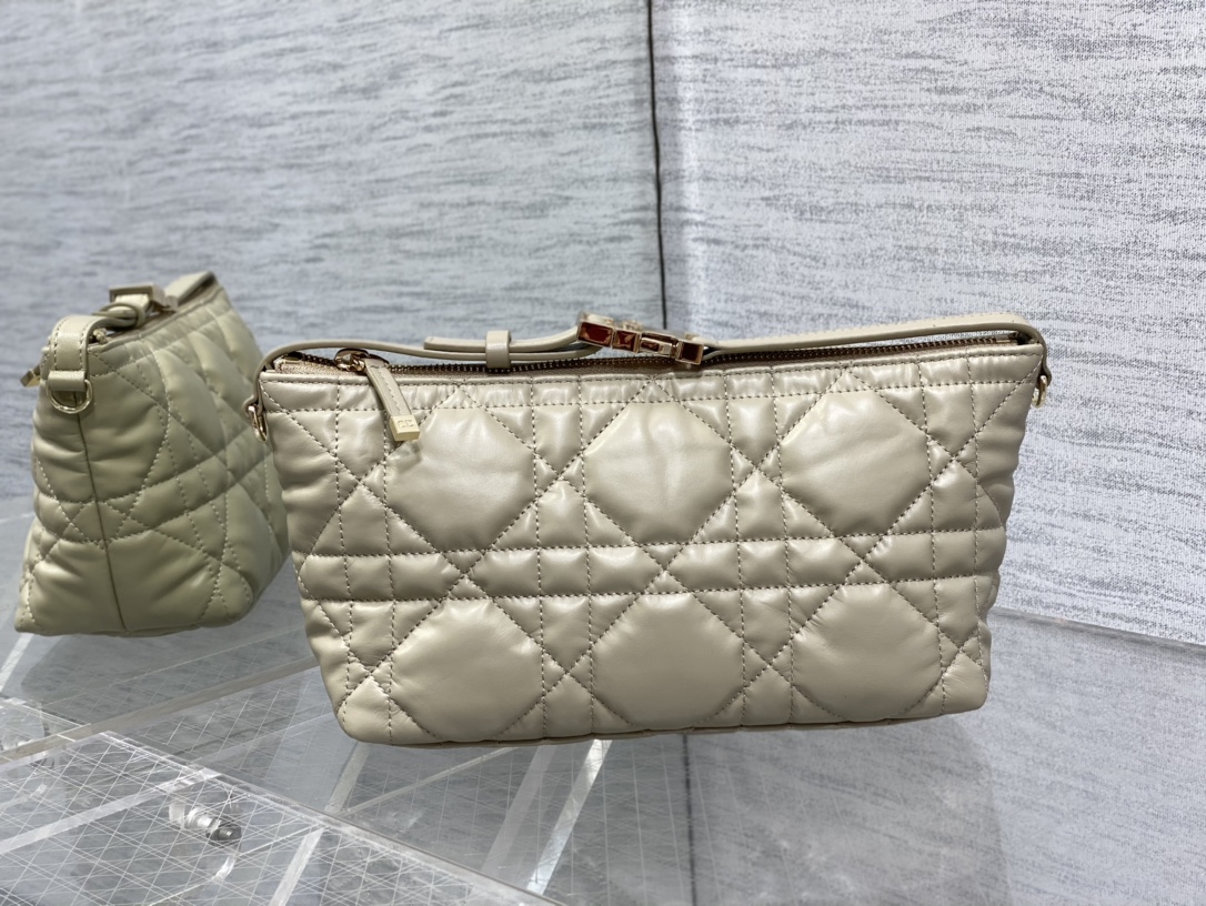 medium D*ortravel nomad pouch
