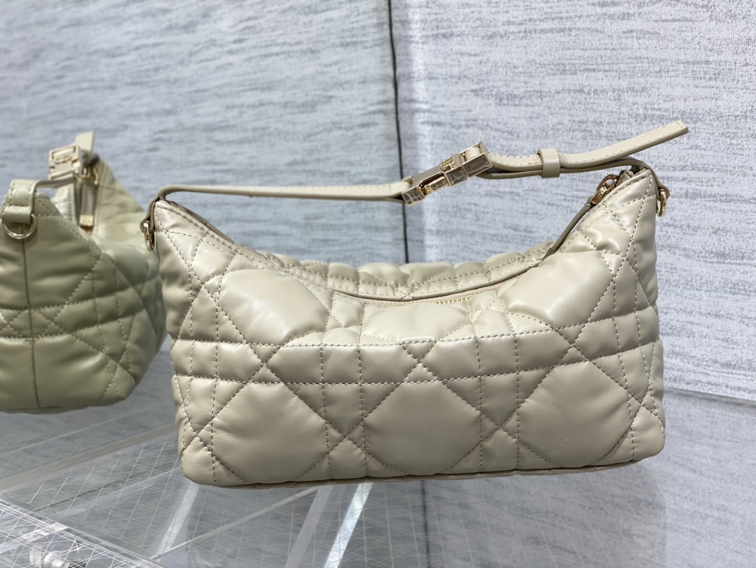 medium D*ortravel nomad pouch