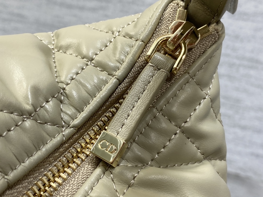 medium D*ortravel nomad pouch