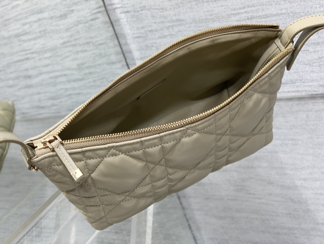 medium D*ortravel nomad pouch