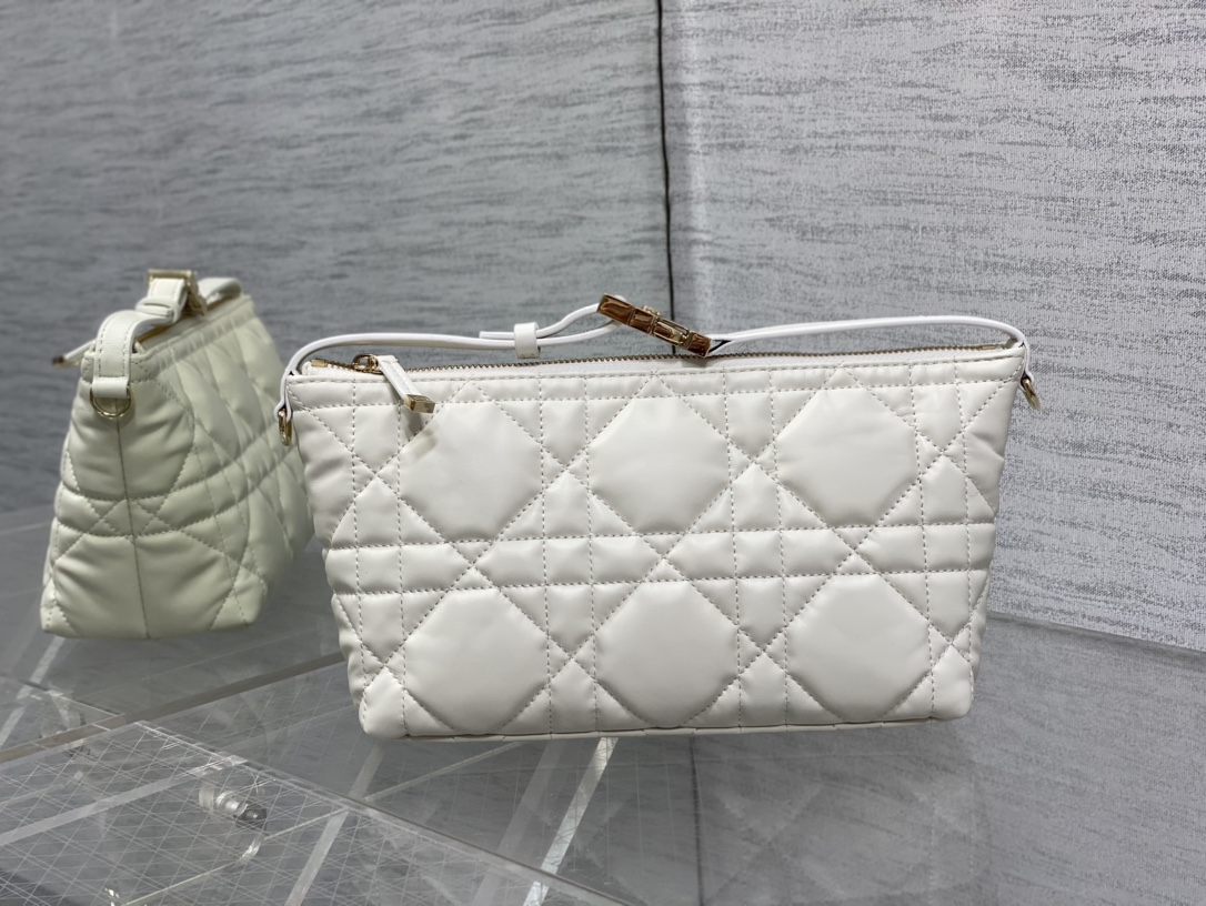 medium D*ortravel nomad pouch