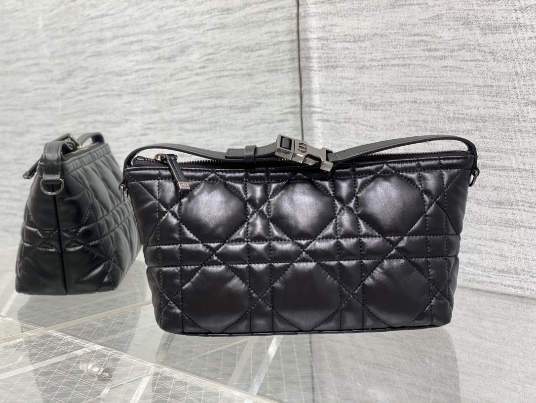 medium D*ortravel nomad pouch