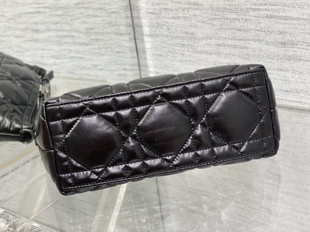 medium D*ortravel nomad pouch
