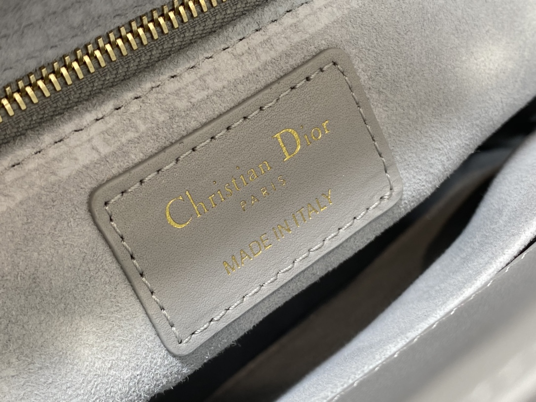 small lady D*or bag