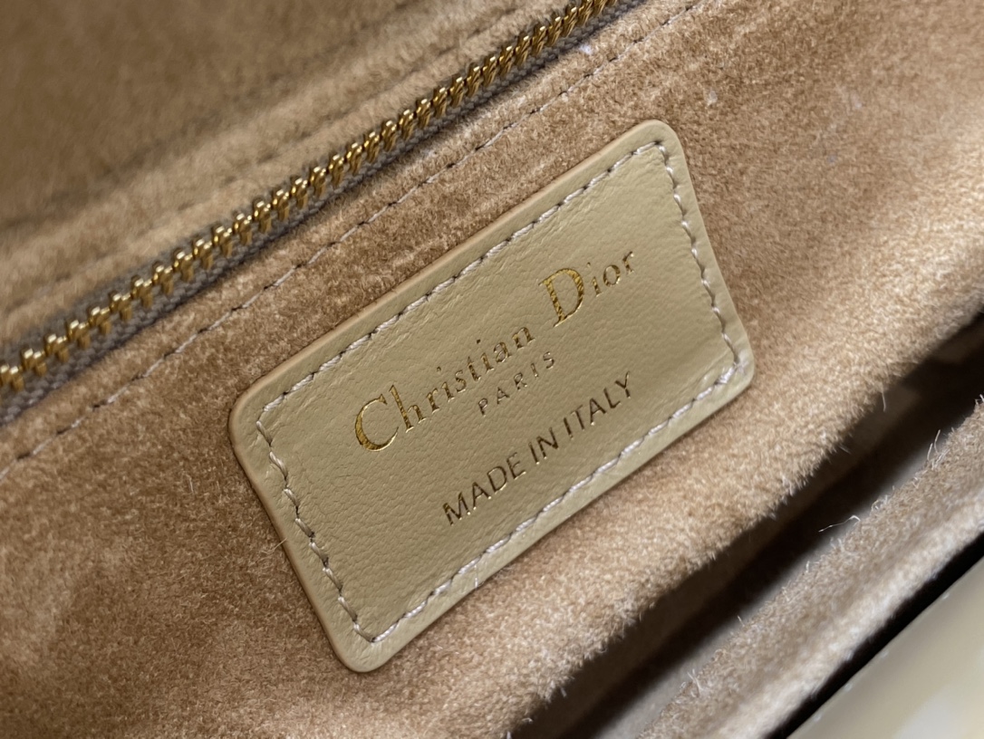 small lady D*or bag
