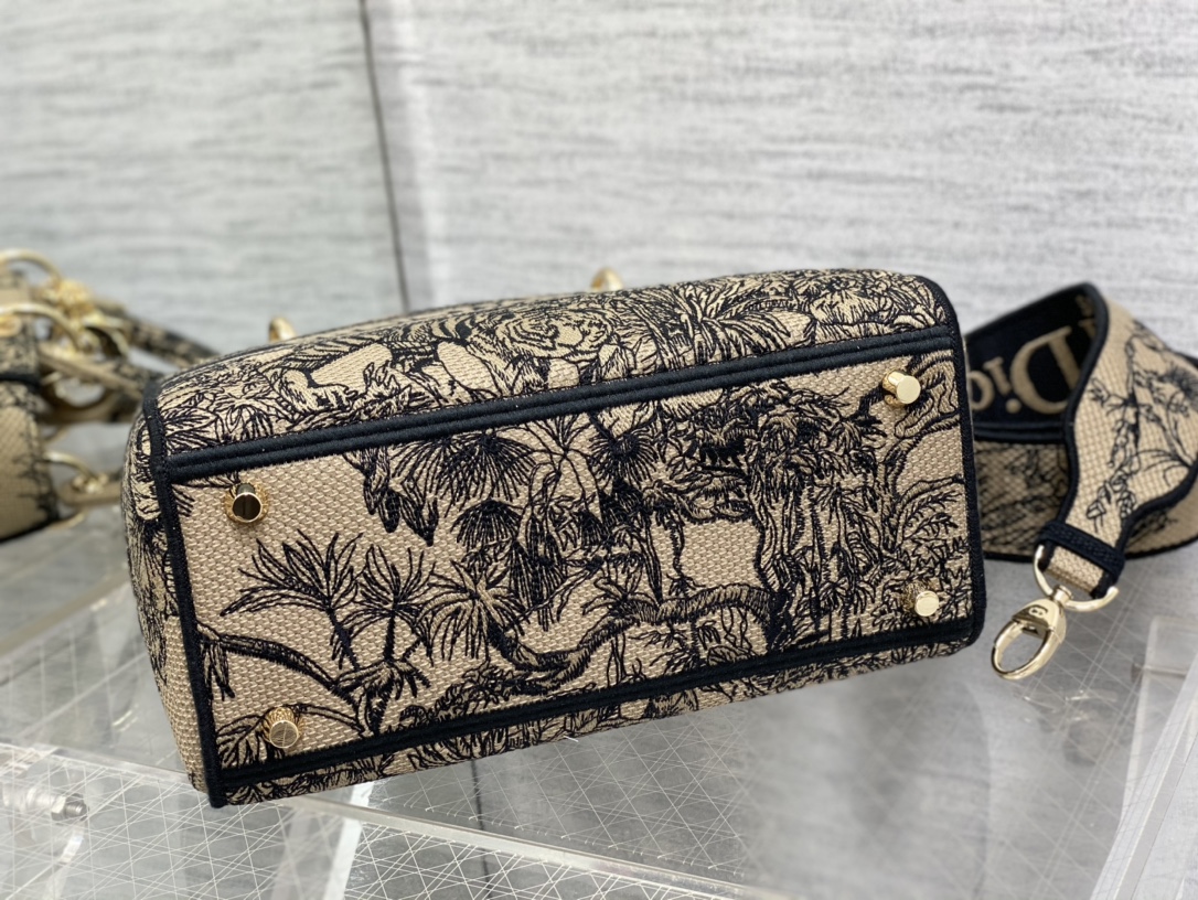 D*or medium lady d-lite bag
