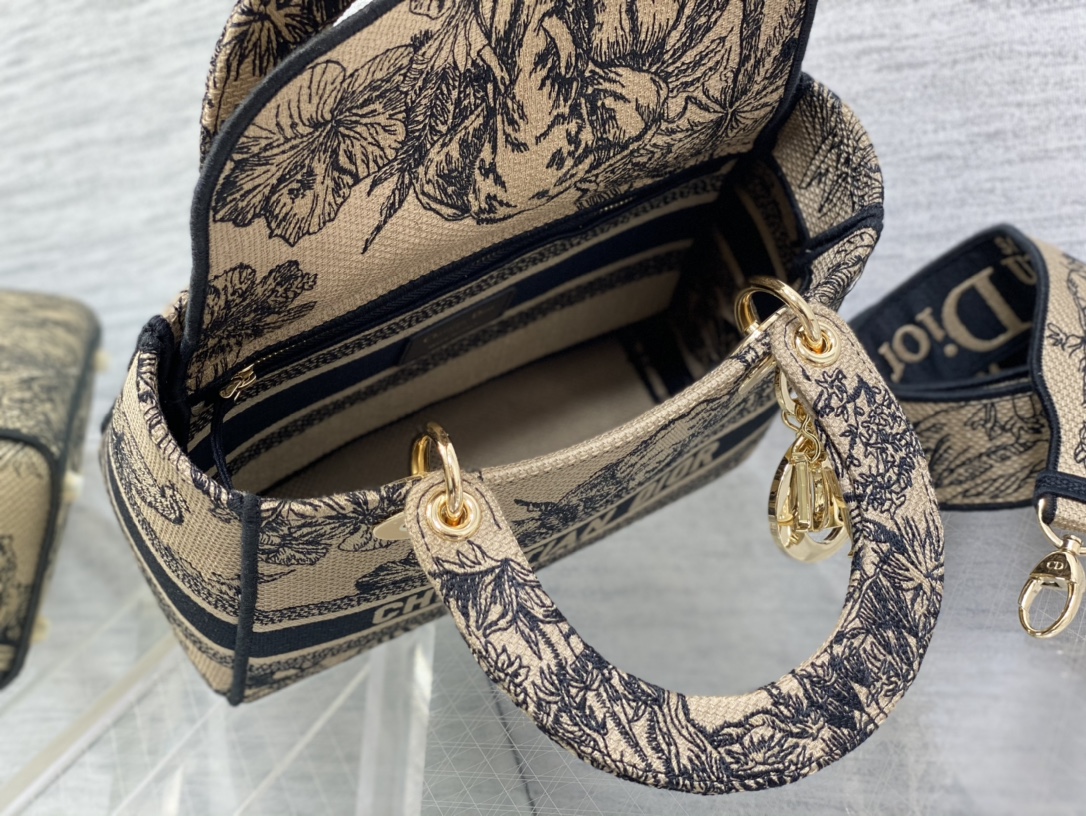D*or medium lady d-lite bag