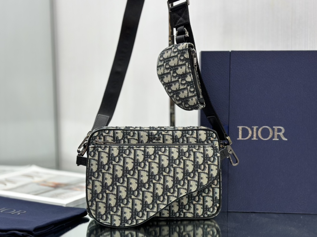 SADDLE TRIPLE POUCH