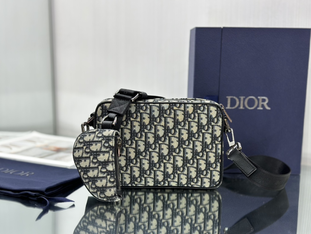 SADDLE TRIPLE POUCH