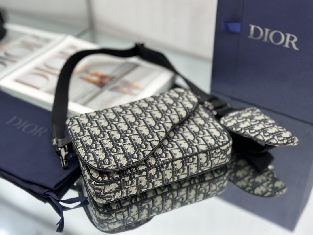 SADDLE TRIPLE POUCH