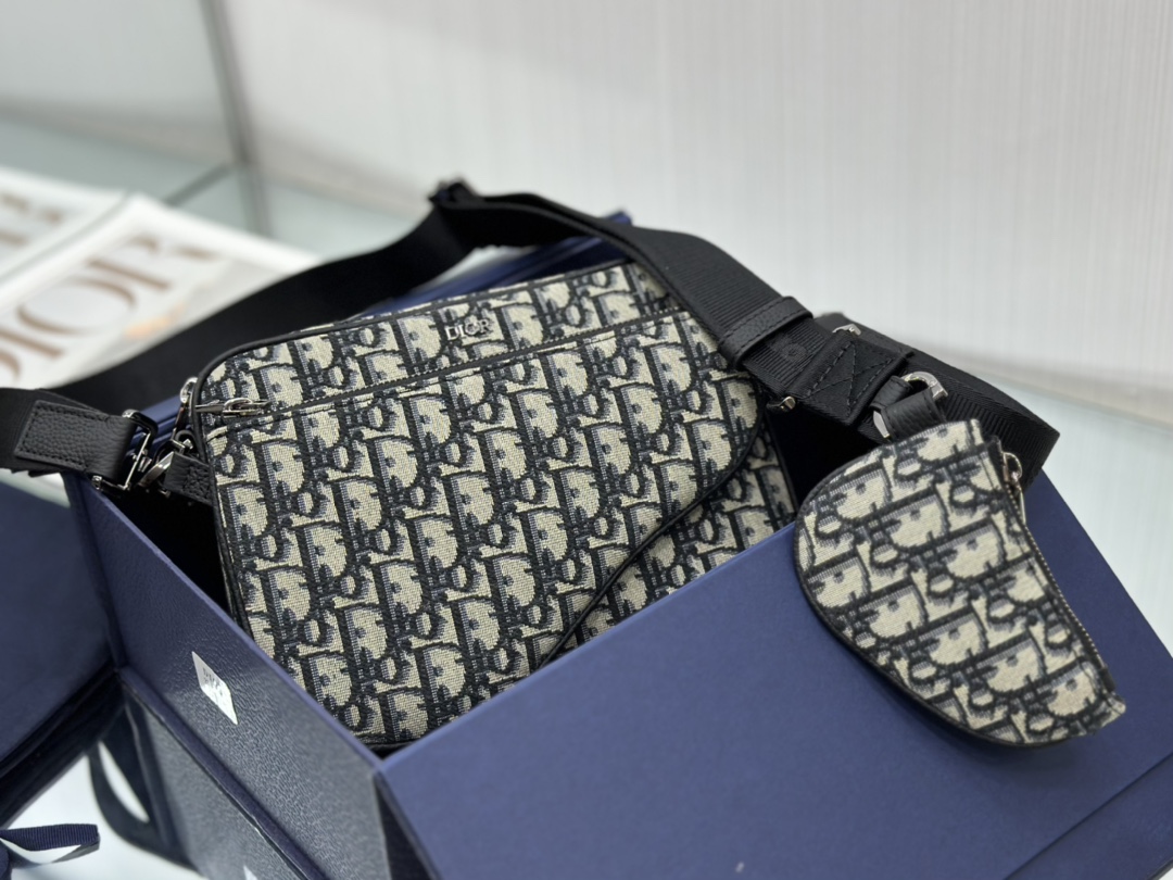 SADDLE TRIPLE POUCH