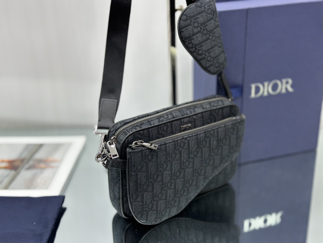 SADDLE TRIPLE POUCH