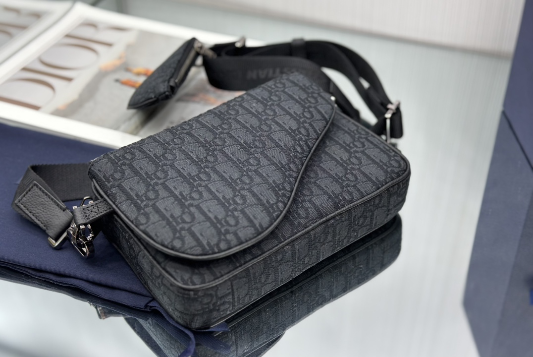 SADDLE TRIPLE POUCH