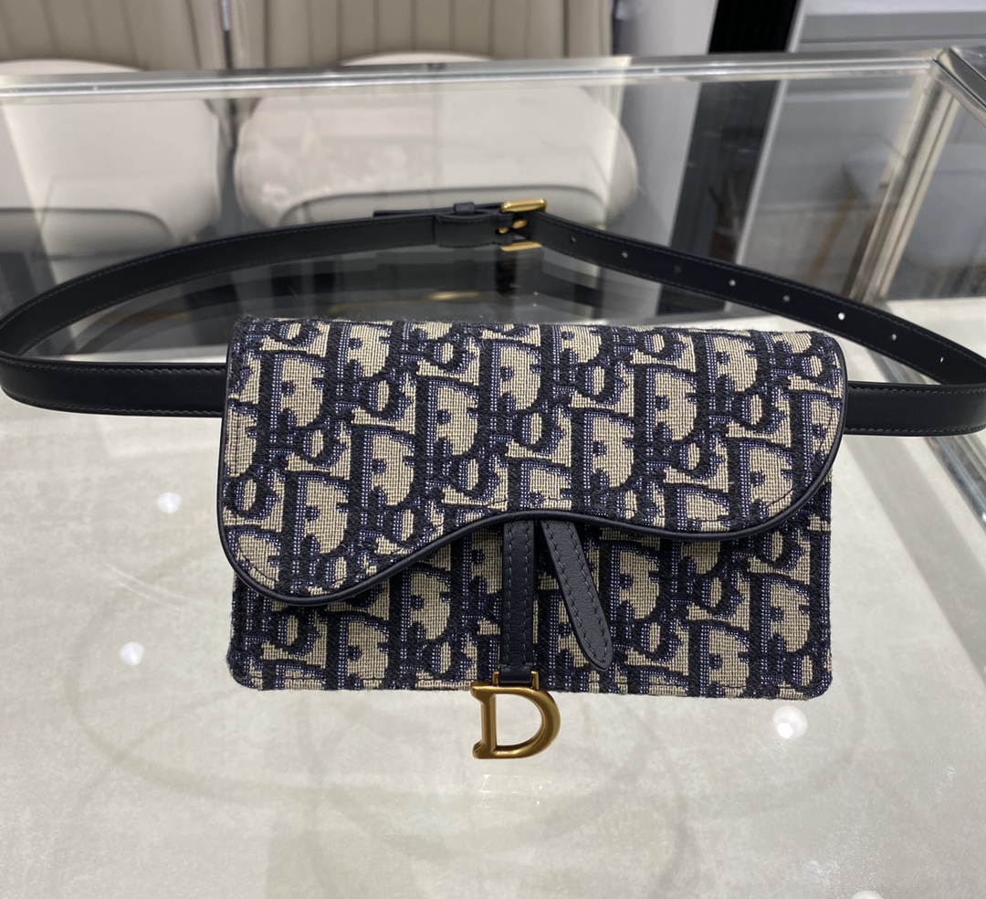 D*or saddle belt pouch