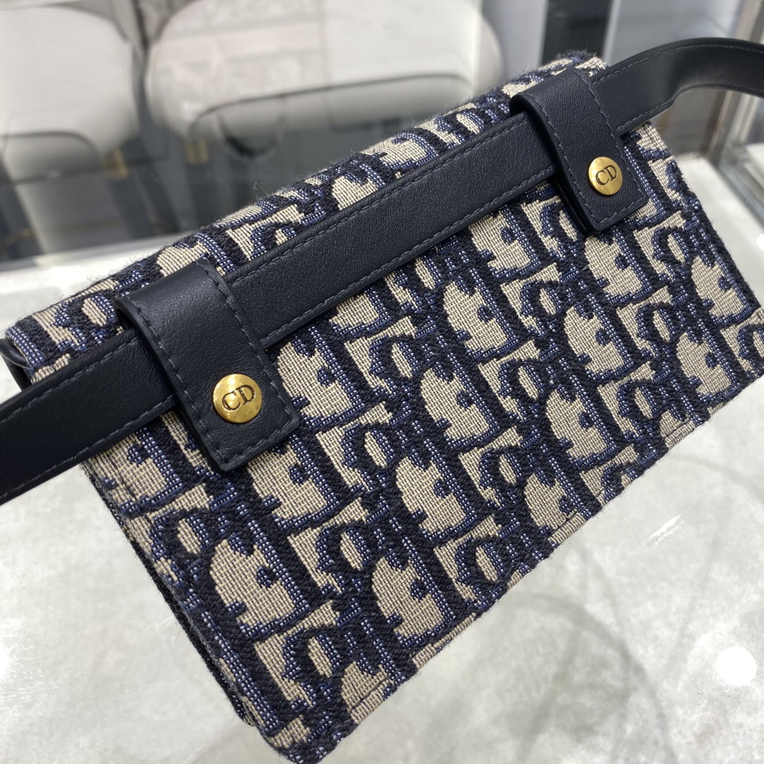 D*or saddle belt pouch
