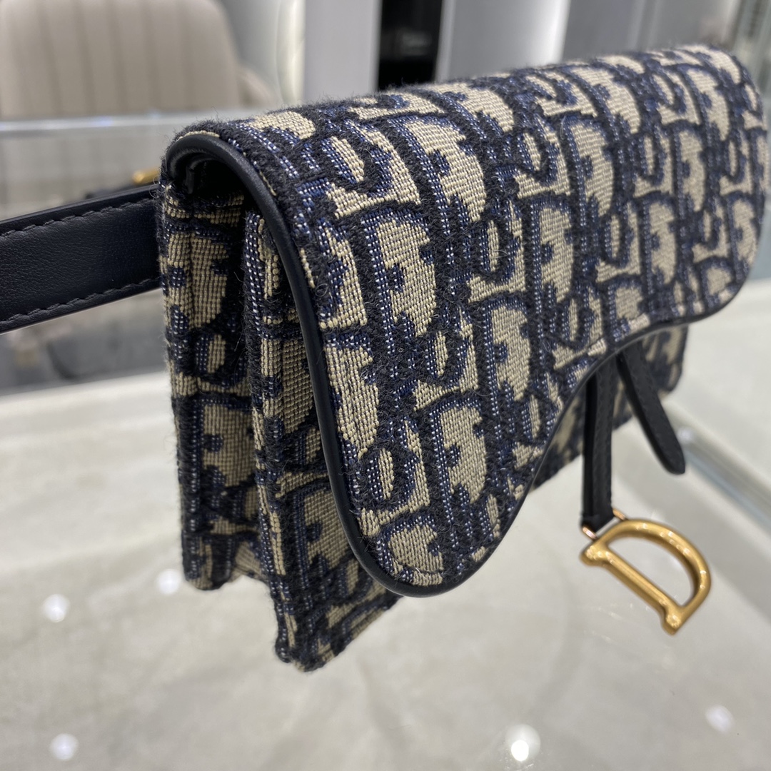D*or saddle belt pouch