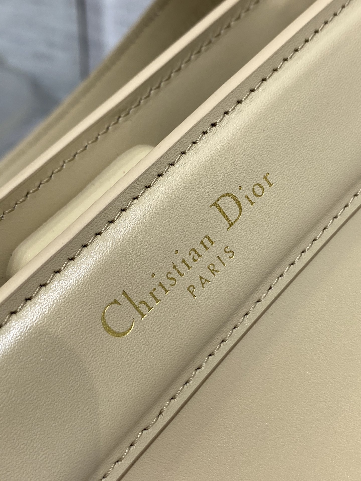 small D*or key bag