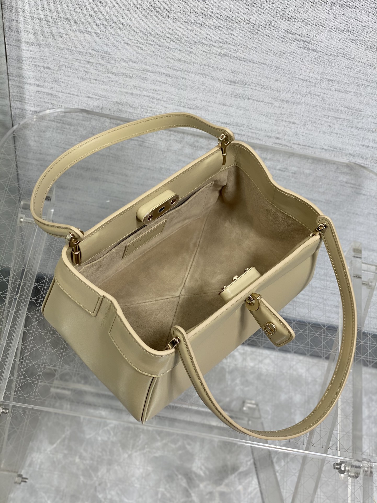 small D*or key bag