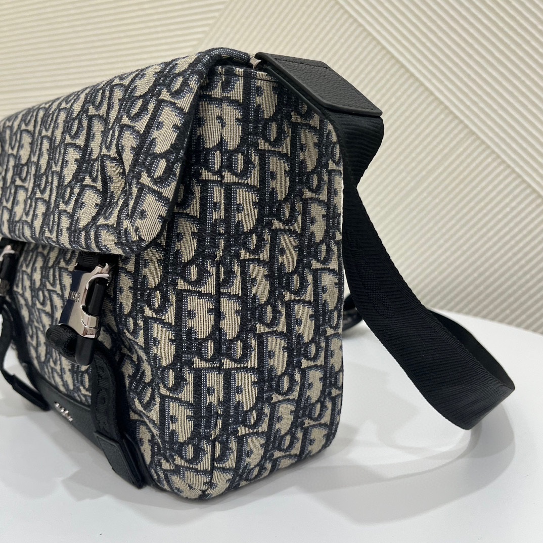 D*or explorer messenger bag