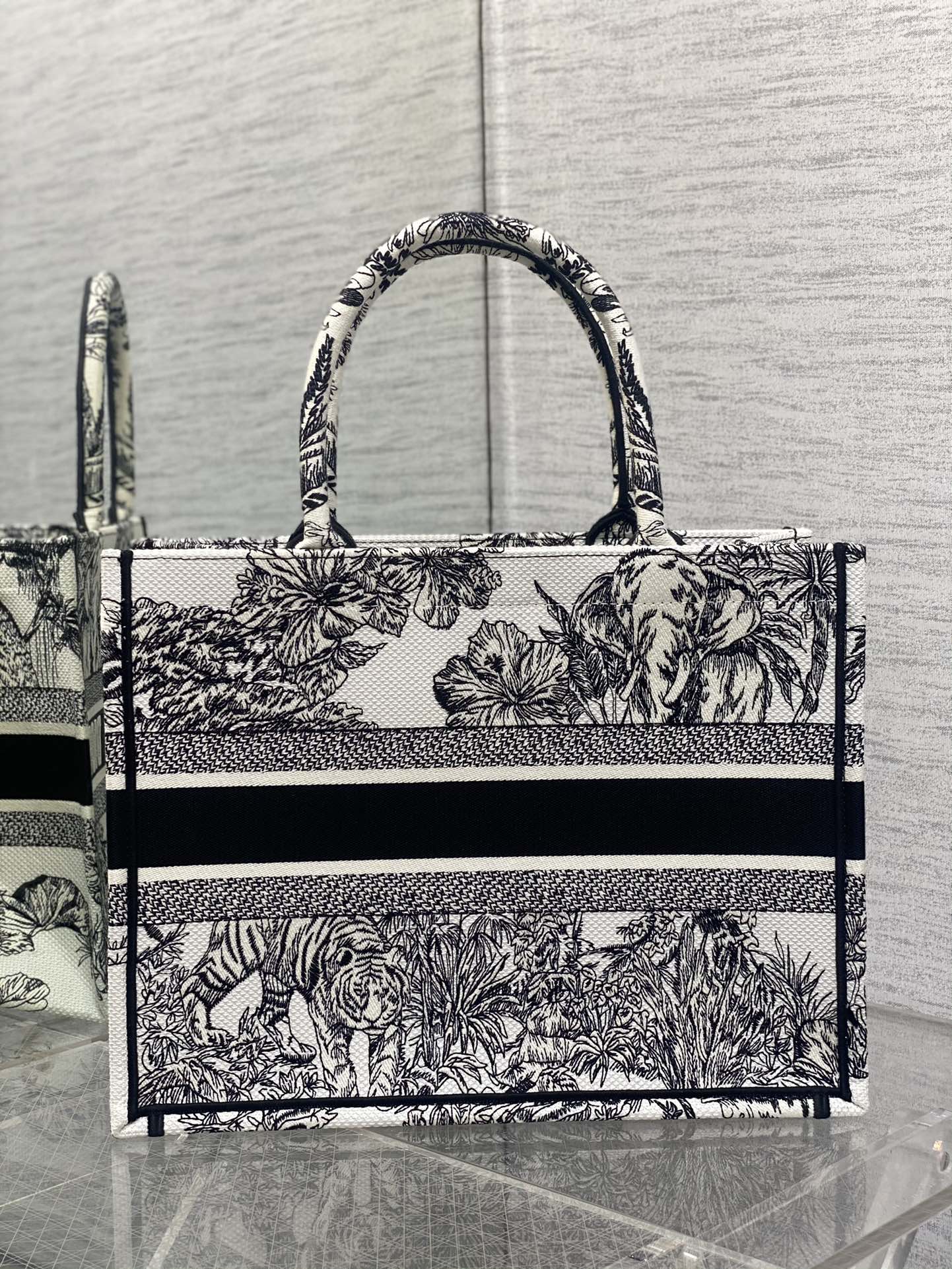 medium D*or book tote