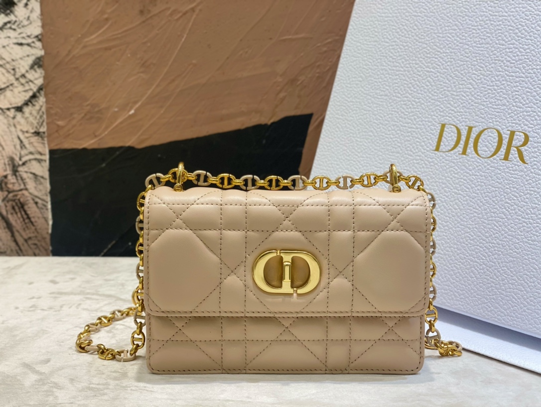 D*or miss caro mini bag