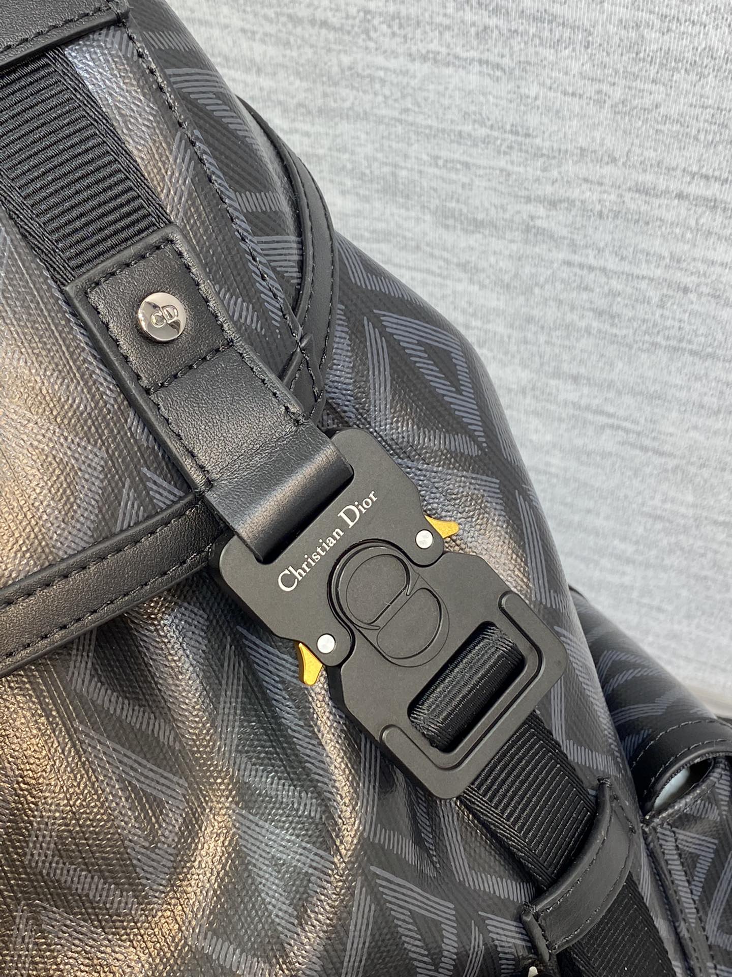 D*or hit the road backpack