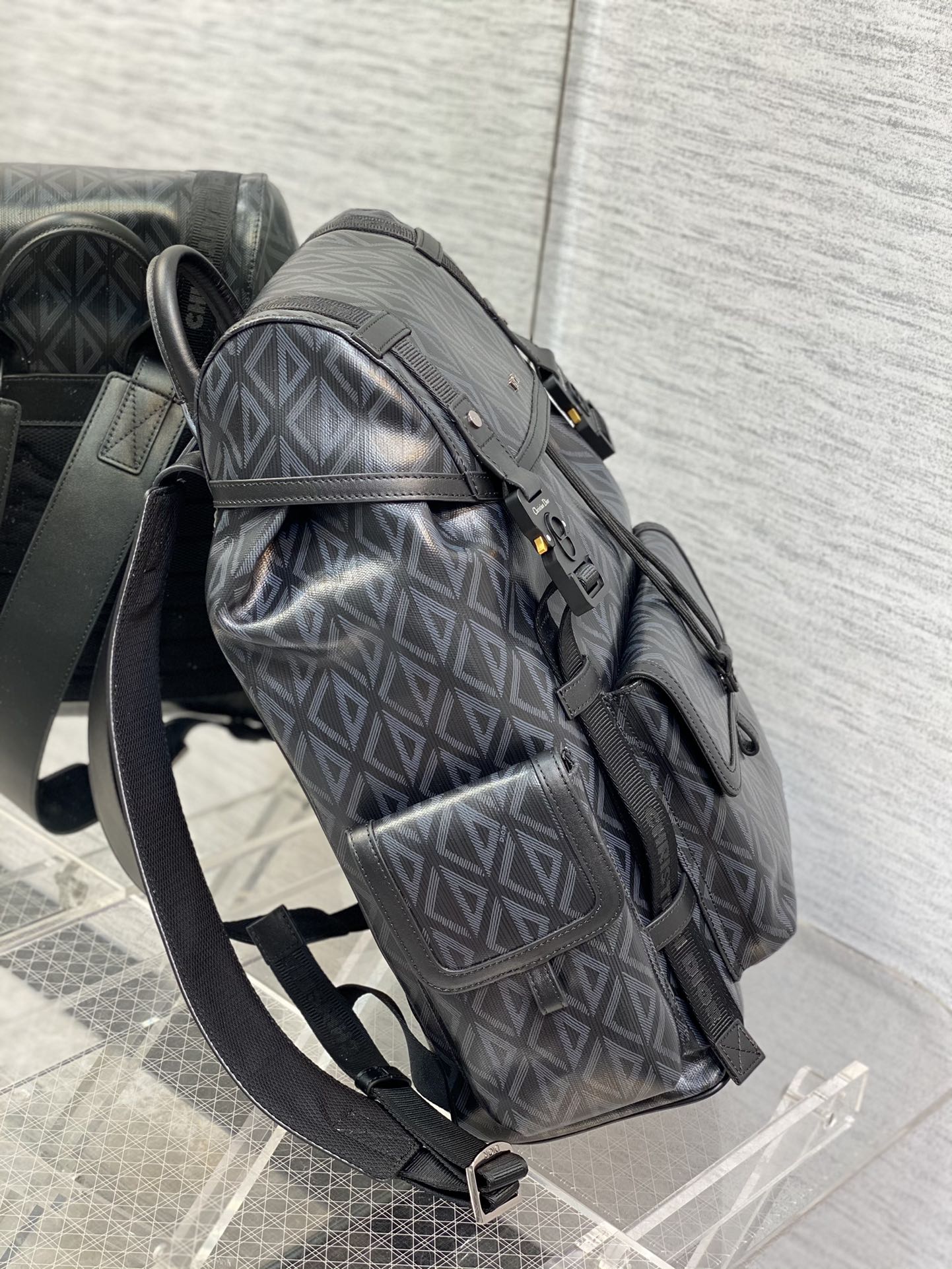 D*or hit the road backpack