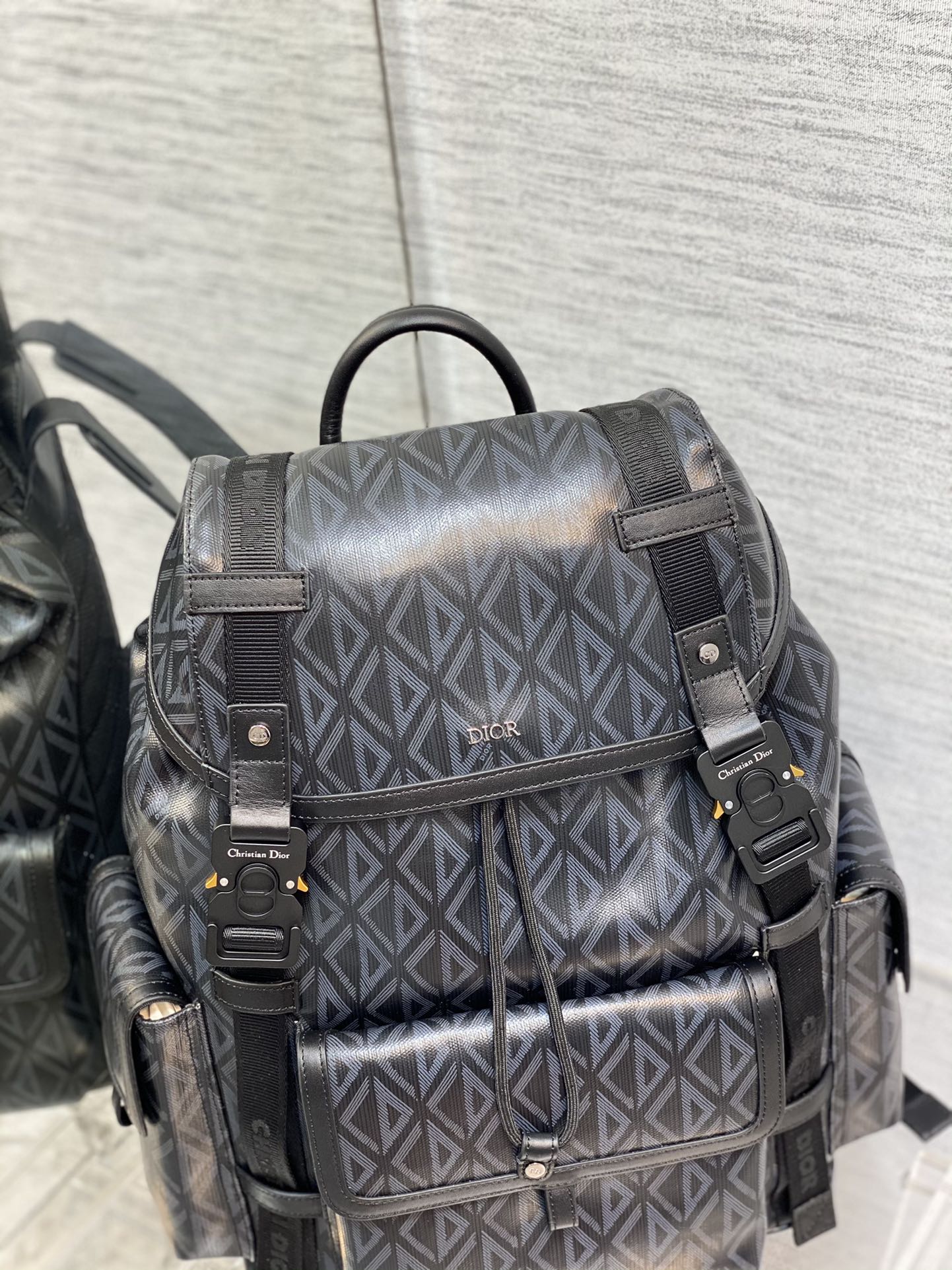 D*or hit the road backpack
