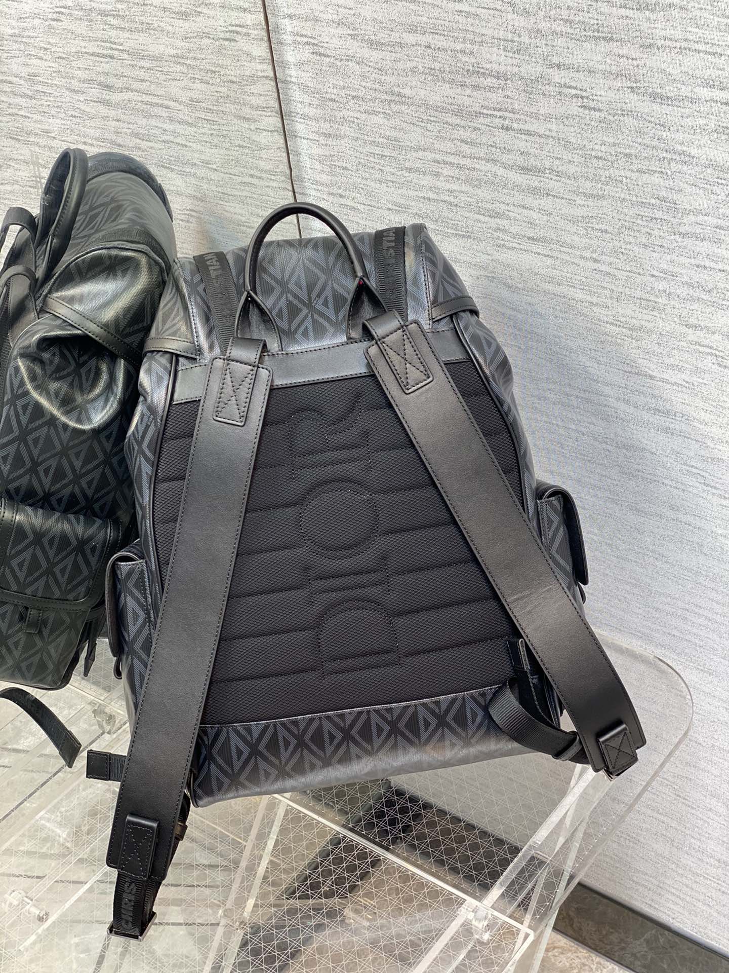 D*or hit the road backpack