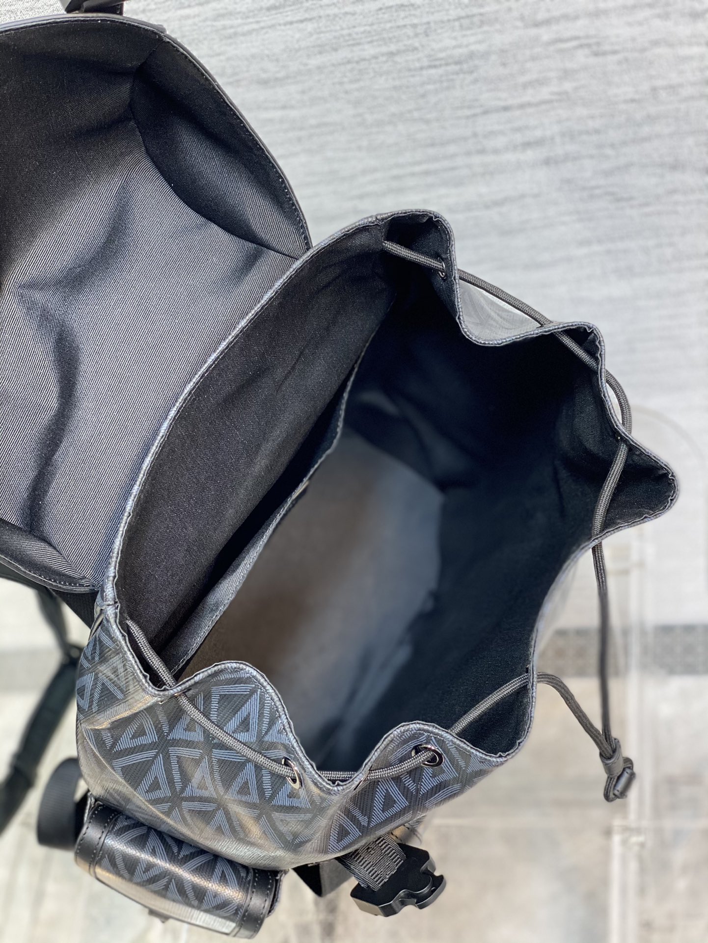 D*or hit the road backpack