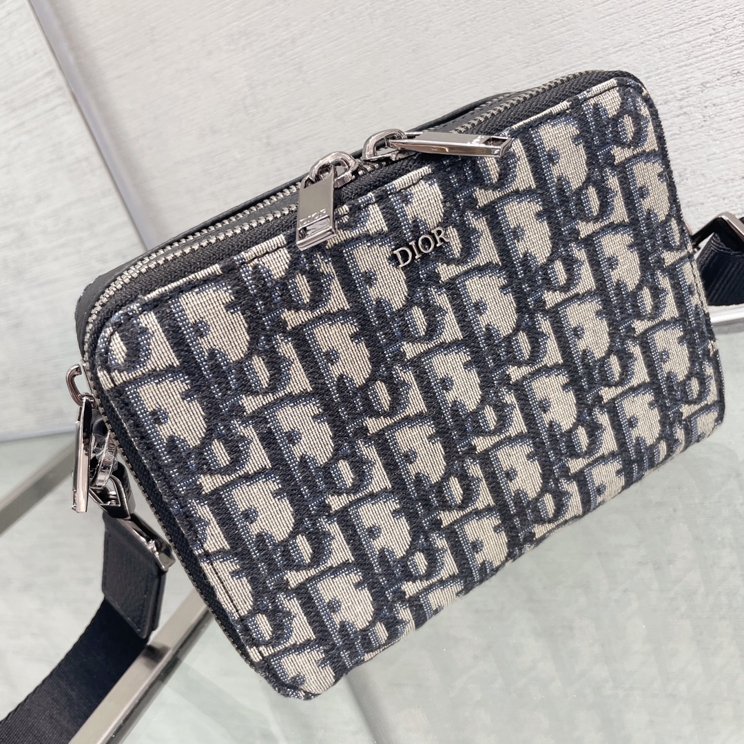 D*or oblique pouch