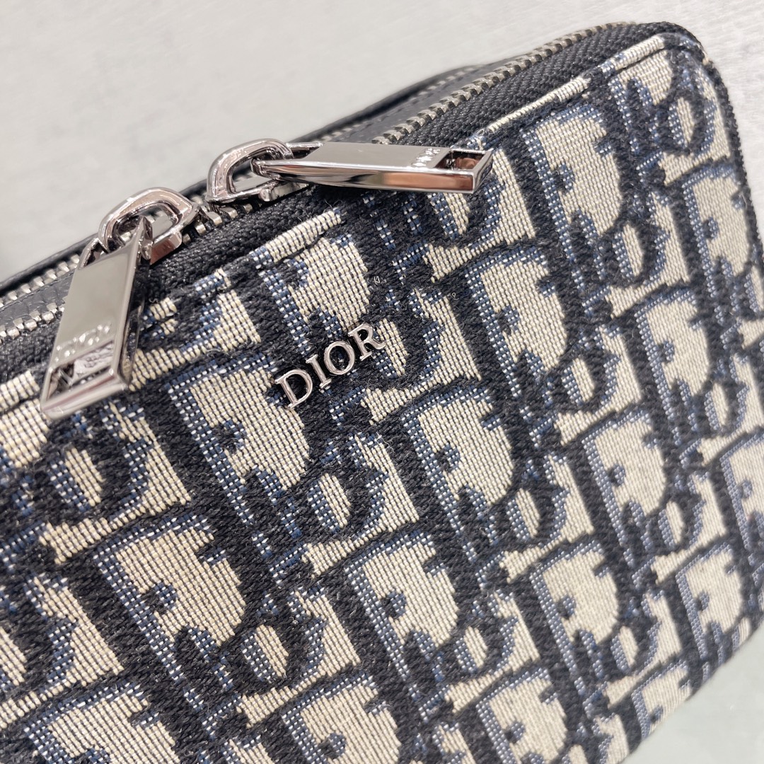 D*or oblique pouch