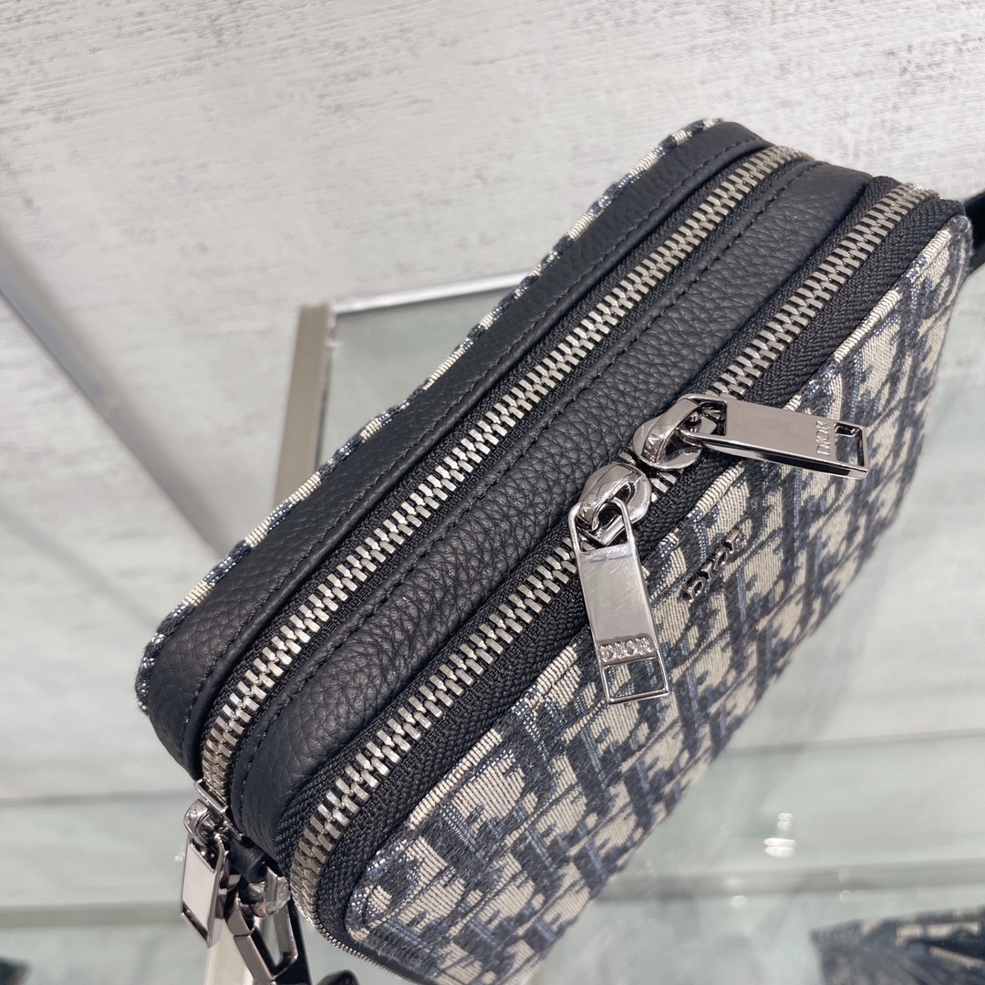 D*or oblique pouch