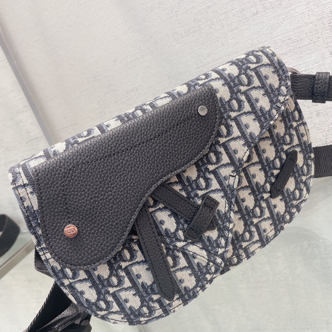 D*or oblique saddle pouch