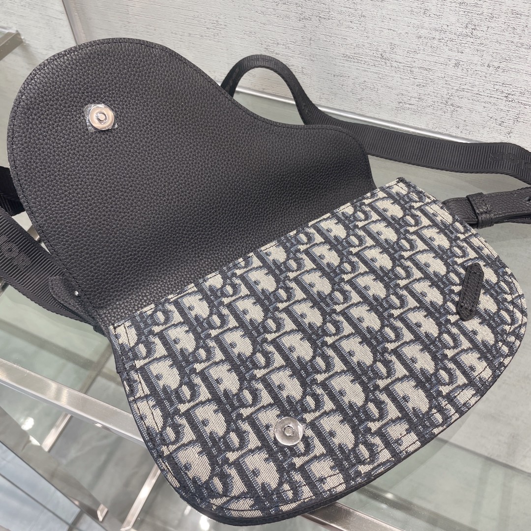 D*or oblique saddle pouch