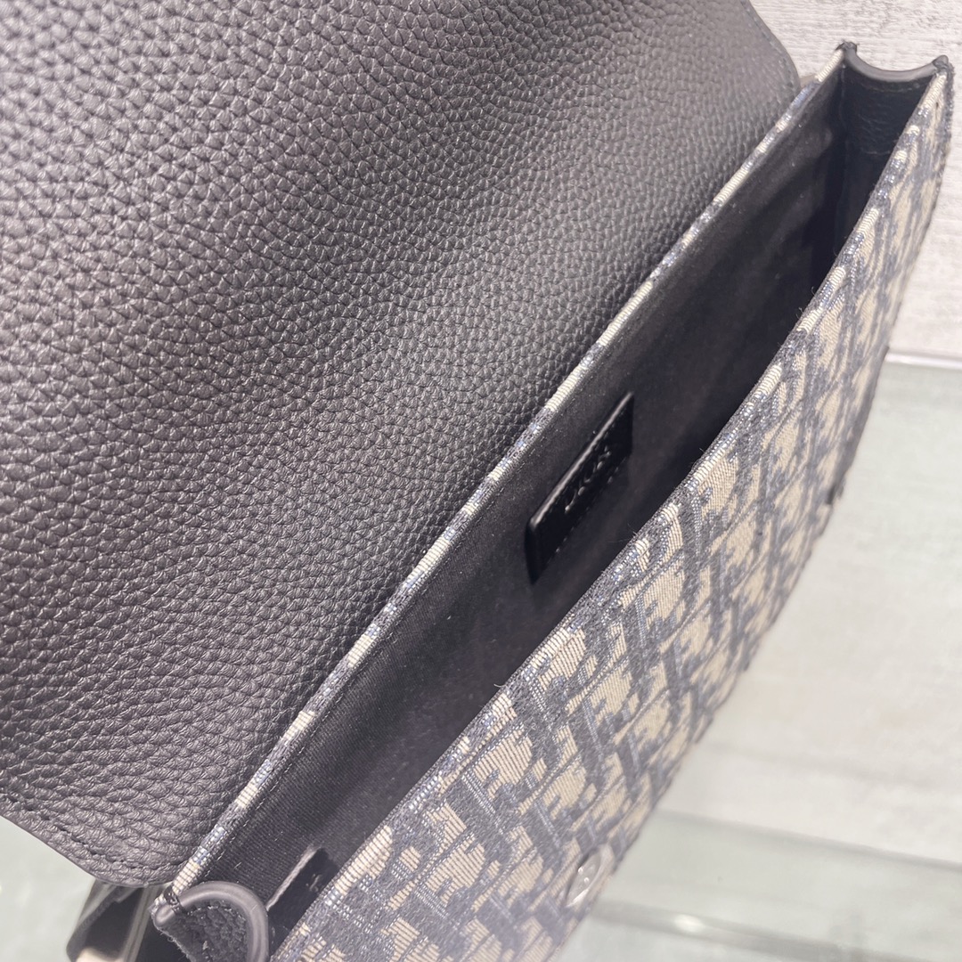 D*or oblique saddle pouch