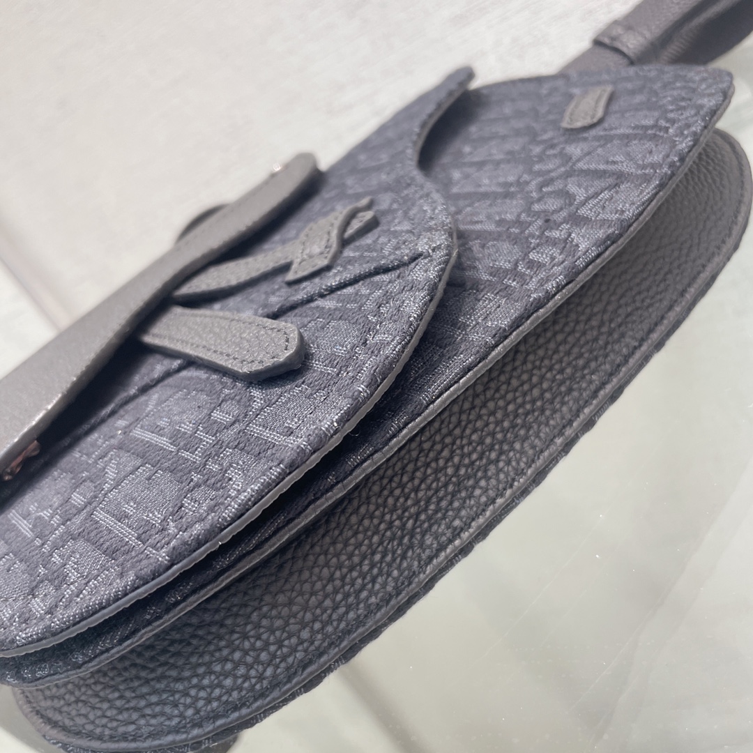 D*or oblique saddle pouch
