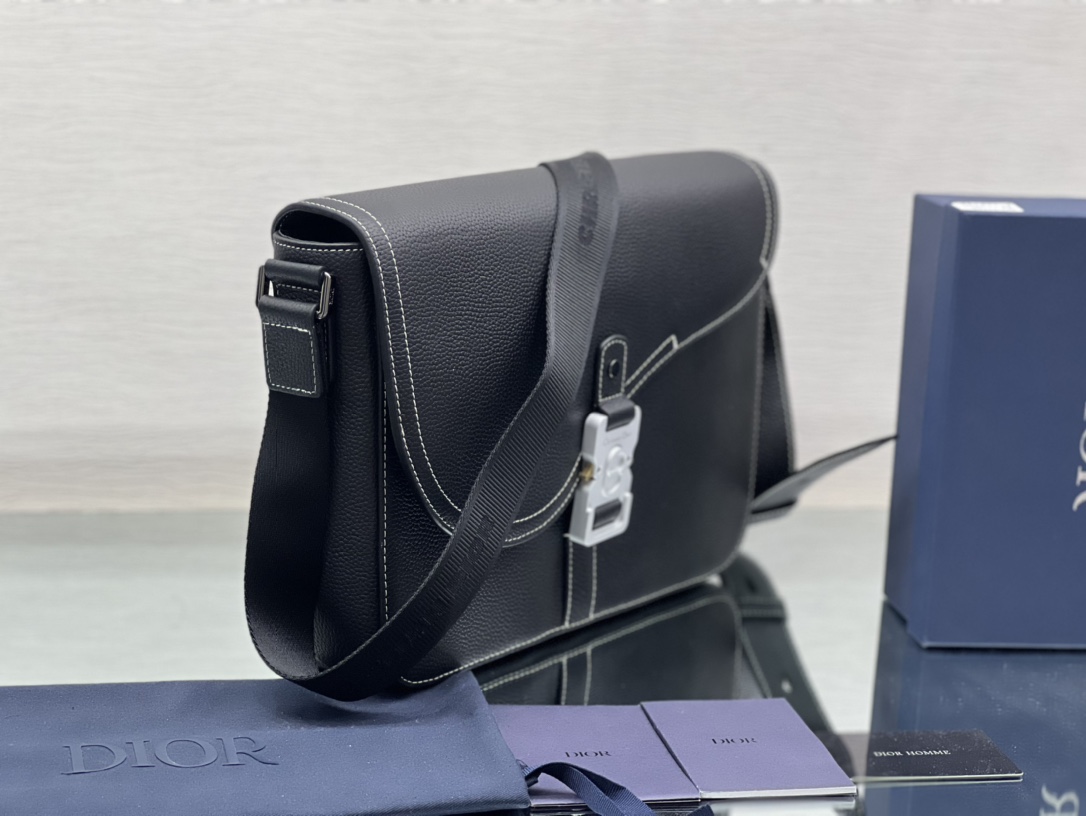 D*or saddle pouch