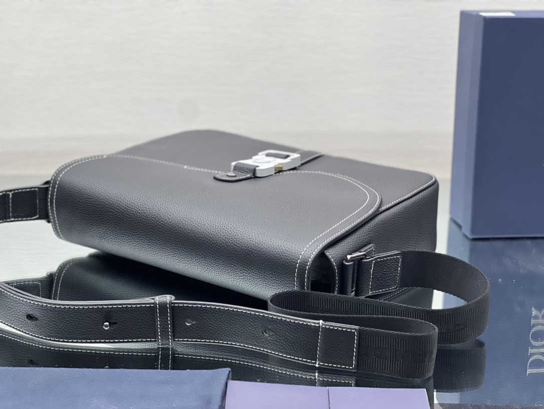 D*or saddle pouch
